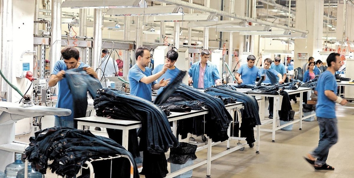 Cuando decimos que otro modelo de desarrollo es posible, #Brasil es un gran ejemplo a mirar.
Acaban de lanzar el mayor programa de reindustrialización de América Latina, con una inversión estatal de más de 53.000 M de dólares. Esta medida llega tras dos años consecutivos donde se