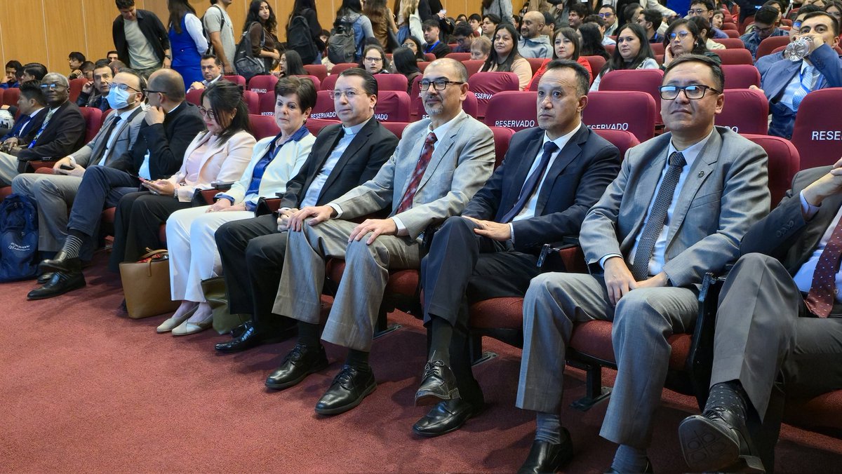 udecuenca's tweet photo. #RedImpulsa | Inauguramos la Feria de Empleabilidad, Emprendimiento e Innovación ALUMNI CONECTA. Un espacio creado para fortalecer el vínculo entre la academia y el sector productivo. Organizado por la @upsalesianaec, @udecuenca, @UNAEcuador, #INAN, @REUVIC_. https://t.co/nfaSkebtNg
