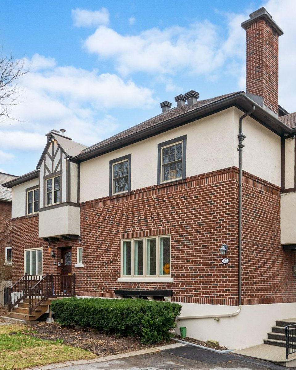 WestmountHomes's tweet photo. 762 Av. Upper-Lansdowne | WESTMOUNT | $2,375,000 | #15562793

🛏️ 4+1 | 🛁 3  | 📐 2513

https://t.co/rrBm4N7epQ

Tucked into a quiet enclave of Upper-Lansdowne, this refined residence offers a family-friendly design &amp; rare access to top schools and parks. https://t.co/QidR2ADa2j