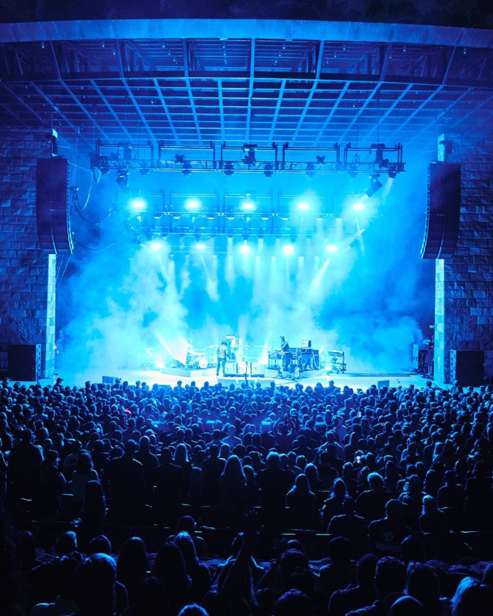 DelicatePro's tweet image. Jack White at the Santa Barbara Bowl 🌟✨

📸: @davidjamesswanson @goldenvoice 
#JackWhite #SantaBarbaraBowl #GoldenVoice #LightingProduction #LiveMusicProduction