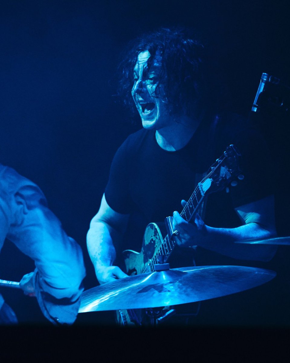 DelicatePro's tweet image. Jack White at the Santa Barbara Bowl 🌟✨

📸: @davidjamesswanson @goldenvoice 
#JackWhite #SantaBarbaraBowl #GoldenVoice #LightingProduction #LiveMusicProduction