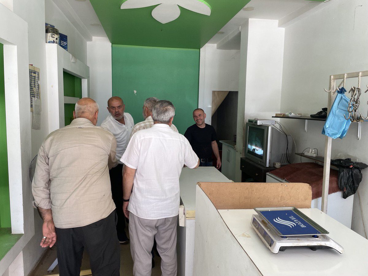 Esnaf ziyaretlerimiz tüm hızıyla sürüyor.
İlçemizin nabzını sahada tutuyor, 

Esnafımızla gönülden bağ kuruyoruz.
Birlikte üretiyor, birlikte büyüyoruz.

#HÜDAPAR