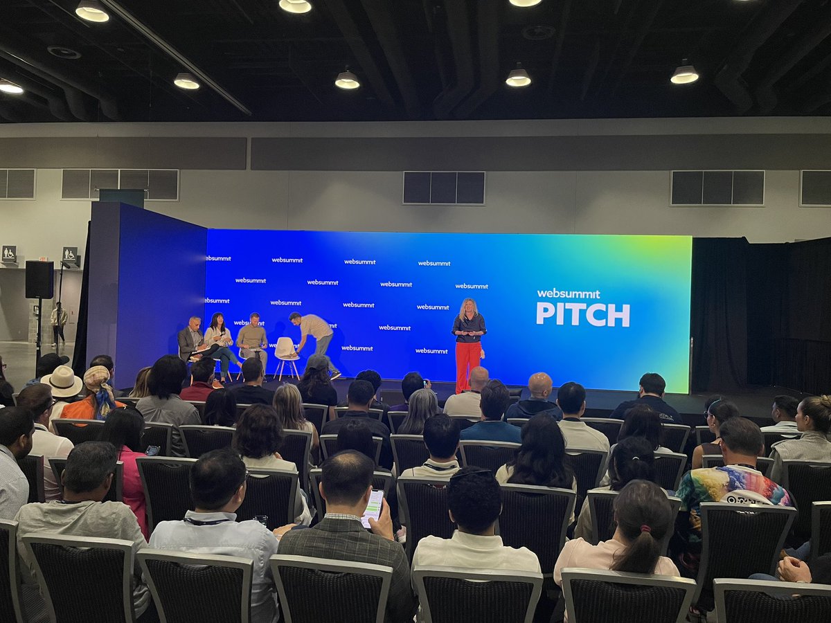 HiroNbit's tweet photo. Web Summit Vancouver に参加してきました。
最先端のテック、AI、マーケ企業が集まる中で、やはり一番のホットトピックはAI。
いくつかの異なる講演を聞いて感じた共通点は、「らしさ」がこれからの鍵になるということでした。1/n https://t.co/mSOOF60Qqp