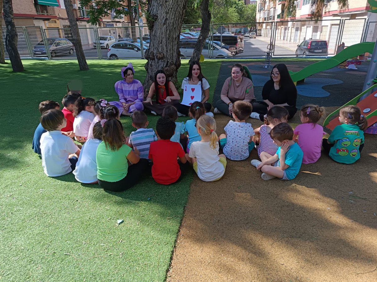 🎩 Las alumnas de 1° de E. Infantil matutino estuvieron ayer en el colegio Vicente Ros realizando una representación de Alicia en el país de las maravillas, así como diversas sesiones de psicomotricidad para los más pequeños.
#iesmediterráneocartagena #formaciónprofesional