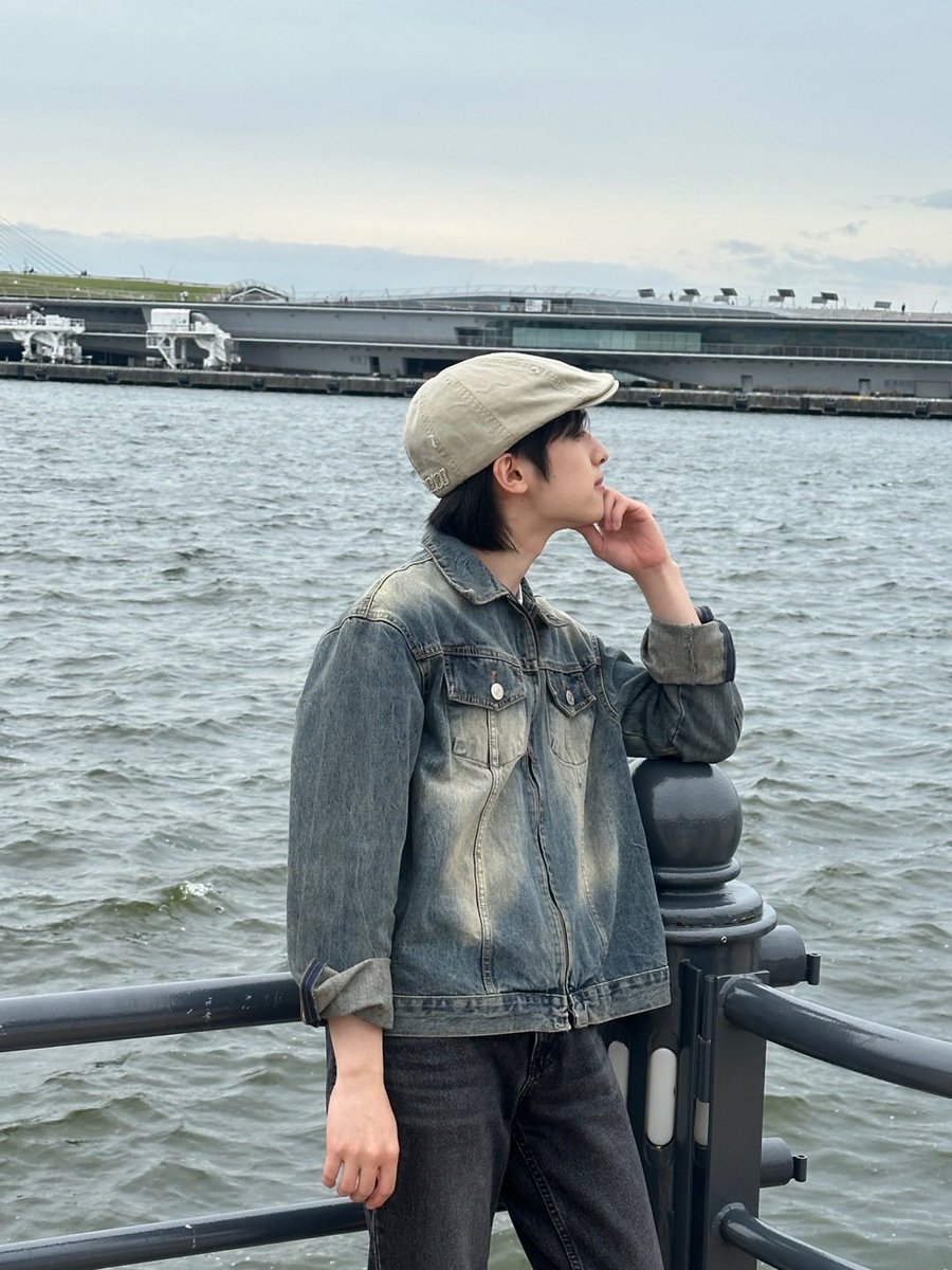 gaon_bbl's tweet photo. 🐥💭• 29/5/25 • 11:56pm

eng whats wrong with my berettt

manager-nim bought me a new oneeee

📸

its a beautiful cap at first..

I’m gonna take the title ‘beret boy’!

Beret Boy who got the beret again https://t.co/klp1YldDKn