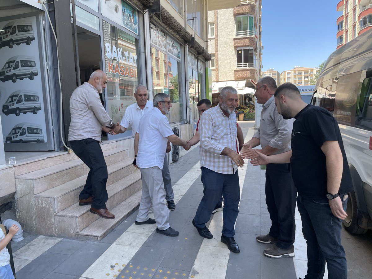 Esnaf ziyaretlerimiz devam ediyor.

Hemhal olduğumuz her dükkânda, bir tebessüm bir teşekkürle karşılanmak en büyük motivasyonumuz.
Bismil için birlikteyiz.

#HÜDAPAR