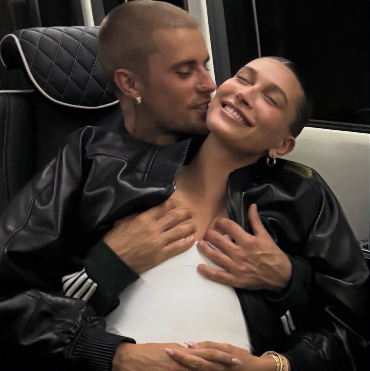 BuzzingPop's tweet image. Justin Bieber and Hailey Bieber in new photos together.