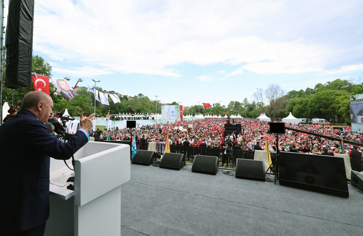 Mehmet Nuri Ersoy (@mehmetnuriersoy) on Twitter photo İstanbul’un Fethi’nin 572. yıl dönümünü, Cumhurbaşkanımız Sayın <a href="/RTErdogan/">Recep Tayyip Erdoğan</a>’ın teşrifleriyle Beykoz Millet Bahçesi'nde coşku ve gururla kutladık.
Ardından şehirlerimize nefes aldıran yeni millet bahçelerinin açılışlarını gerçekleştirdik.
Bu anlamlı günde, Fatih Sultan Mehmet Han İstanbul’un Fethi’nin 572. yıl dönümünü, Cumhurbaşkanımız Sayın <a href="/RTErdogan/">Recep Tayyip Erdoğan</a>’ın teşrifleriyle Beykoz Millet Bahçesi'nde coşku ve gururla kutladık.
Ardından şehirlerimize nefes aldıran yeni millet bahçelerinin açılışlarını gerçekleştirdik.
Bu anlamlı günde, Fatih Sultan Mehmet Han