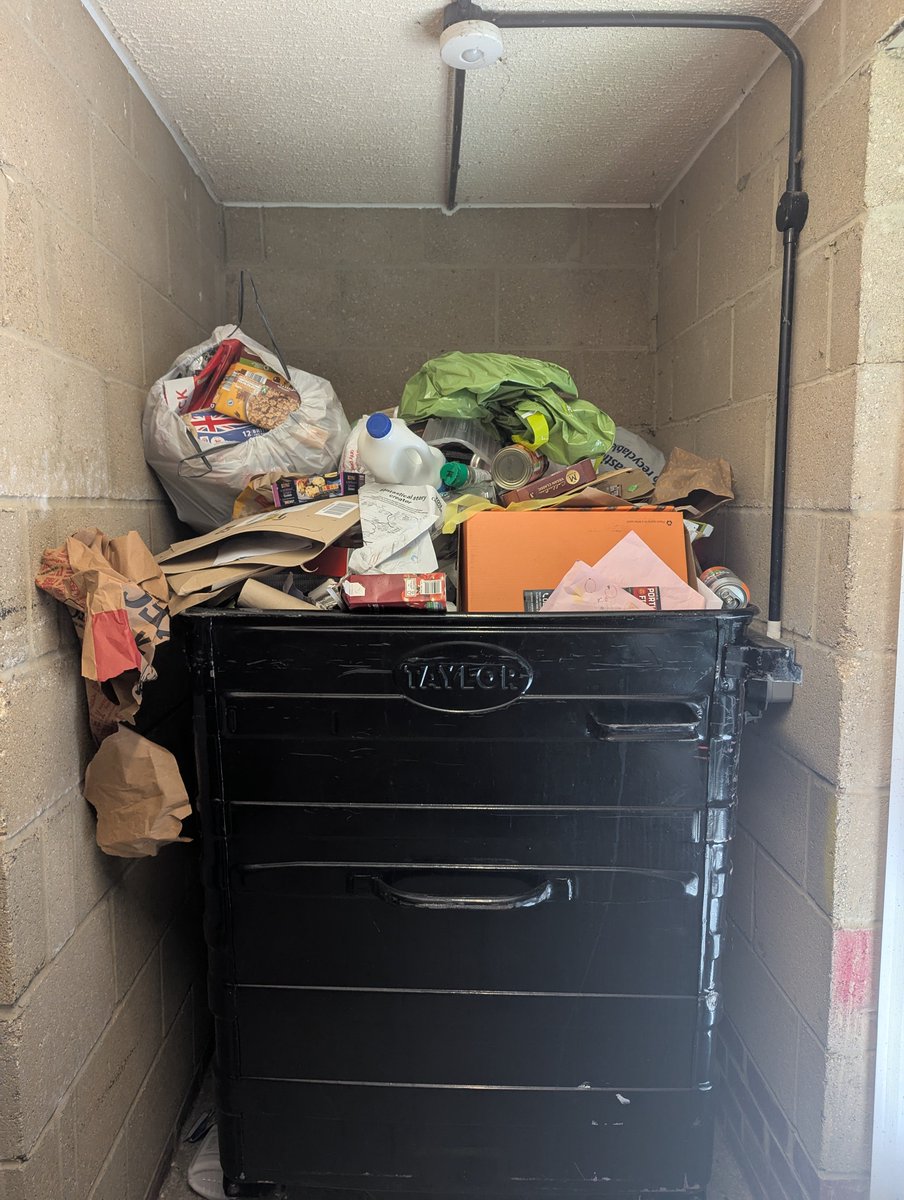 Glen Macdonald (@glenmacd) on Twitter photo Hi <a href="/VeoliaUKHelp/">Veolia UK Help</a>, it’s been 3 weeks since our last recycling collection. It’s piling up—please see the attached photo taken today. I’ve also informed <a href="/ContactCroydon/">Contact Croydon</a>. Can you advise when this will be resolved? Thanks. Hi <a href="/VeoliaUKHelp/">Veolia UK Help</a>, it’s been 3 weeks since our last recycling collection. It’s piling up—please see the attached photo taken today. I’ve also informed <a href="/ContactCroydon/">Contact Croydon</a>. Can you advise when this will be resolved? Thanks.