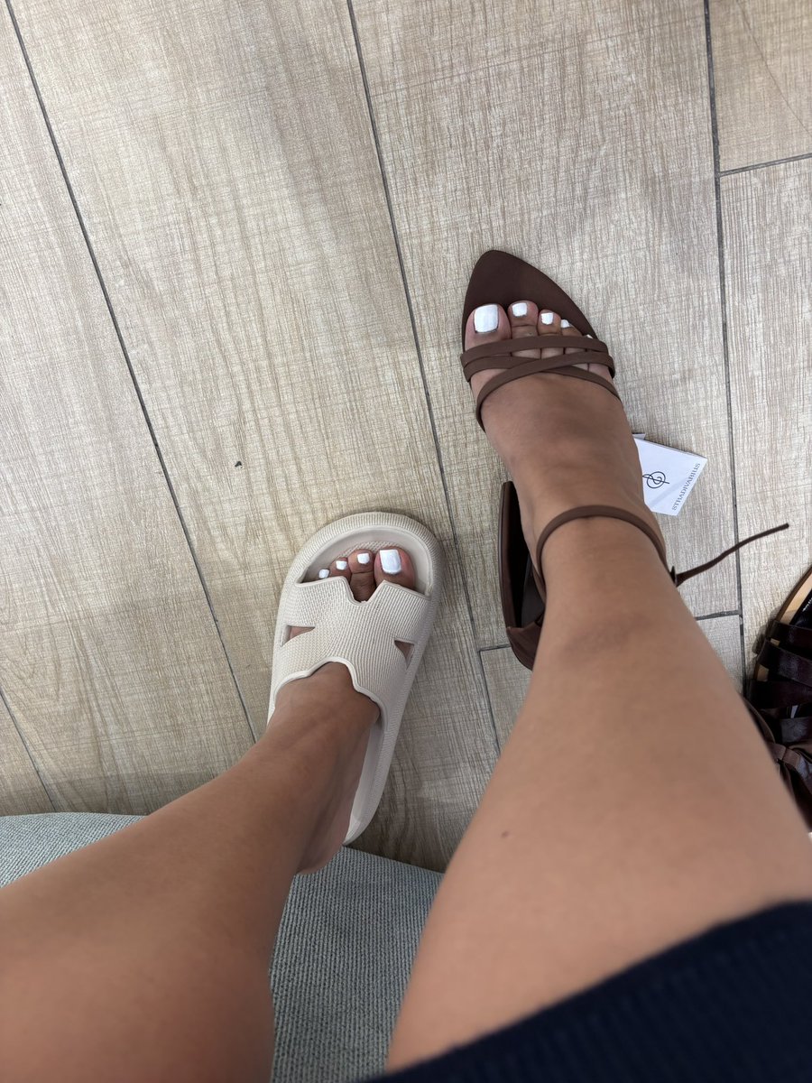 JFeet13201's tweet photo. Which one ? #feet #feetfetısh https://t.co/72XJbzQxQR