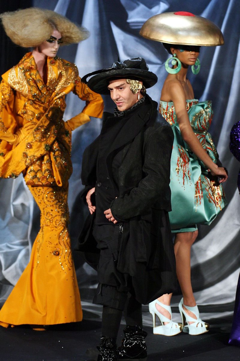 I know you might think I’m crazy but — I’d prefer ✨John Galliano✨ to take over womenswear at Dior rather than Jonathan Anderson…. 🪡

PLEASE BRING BACK MAXIMALISM AND CAMP.