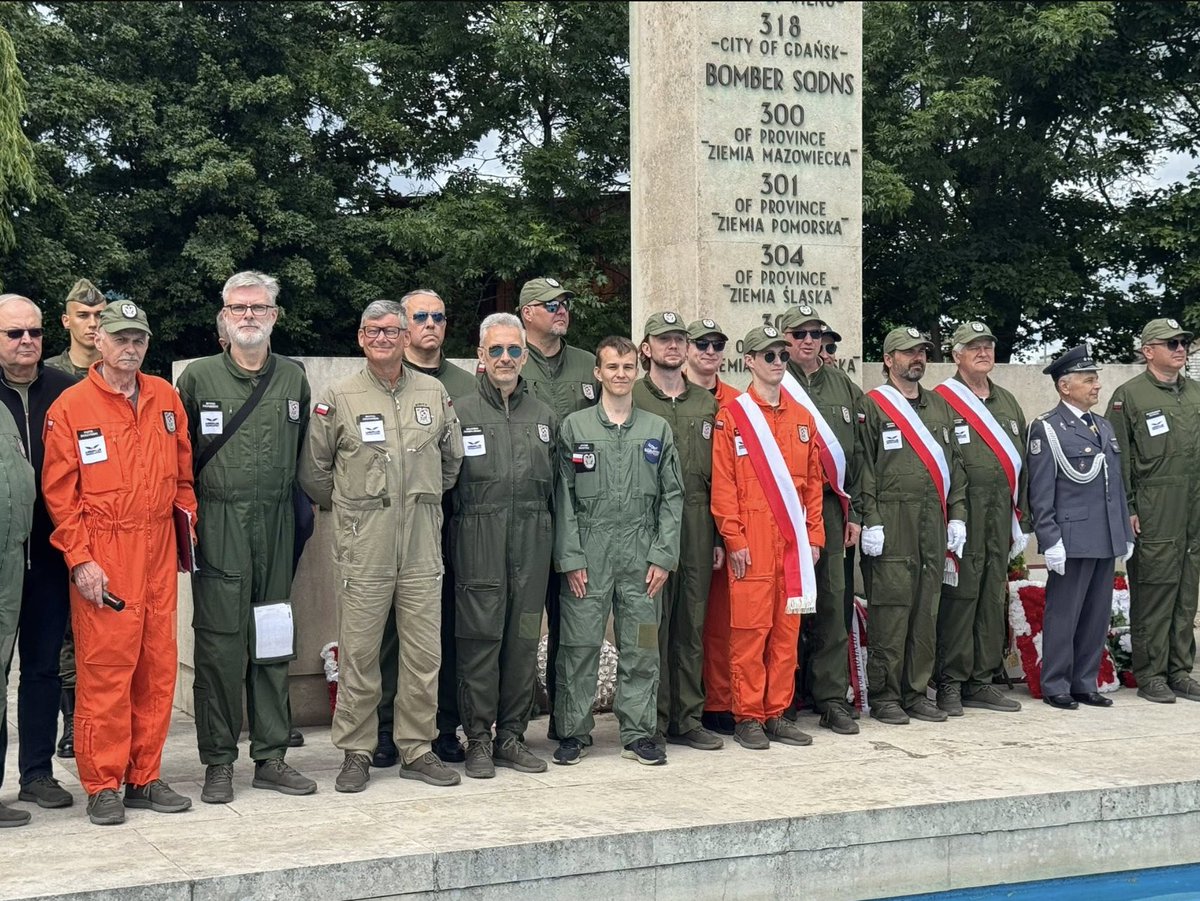 British Poles (@britishpoles) on Twitter photo 23 Polish pilots from the Association of Polish Aviators and the Warsaw Aero Club, in collaboration with <a href="/MON_GOV_PL/">Ministerstwo Obrony Narodowej 🇵🇱</a>, organised the “Air Rally from Poland to the UK” to mark the 85th anniversary of the #BattleOfBritain and honour the contributions of Polish airmen to the Allied 23 Polish pilots from the Association of Polish Aviators and the Warsaw Aero Club, in collaboration with <a href="/MON_GOV_PL/">Ministerstwo Obrony Narodowej 🇵🇱</a>, organised the “Air Rally from Poland to the UK” to mark the 85th anniversary of the #BattleOfBritain and honour the contributions of Polish airmen to the Allied