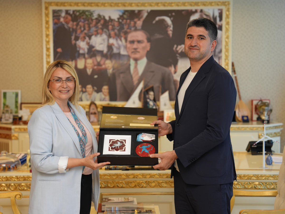 Ataşehir Belediye Başkanımız Sayın Onursal Adıgüzel’i makamında ziyaret ettik. 
Nazik ev sahipliği ve samimi misafirperverliği için kendilerine teşekkür ediyor, çalışmalarında başarılar diliyoruz.
<a href="/onursaladiguzel/">Onursal Adıgüzel</a>