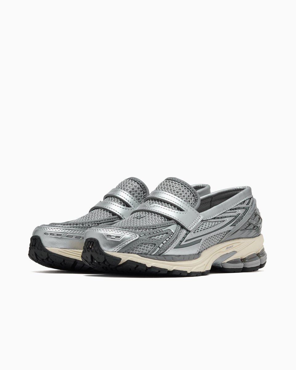 FOOTDISTRICT (@footdistrict) on Twitter photo Another loafer to add to your rotation. The New Balance U1906LAE is finally dropping.
Raffle is live now at FOOTDISTRICT. Soon in Madrid & Barcelona stores.
footdistrict.com/en/new-balance…
<a href="/newbalance/">New Balance</a> Another loafer to add to your rotation. The New Balance U1906LAE is finally dropping.
Raffle is live now at FOOTDISTRICT. Soon in Madrid & Barcelona stores.
footdistrict.com/en/new-balance…
<a href="/newbalance/">New Balance</a>