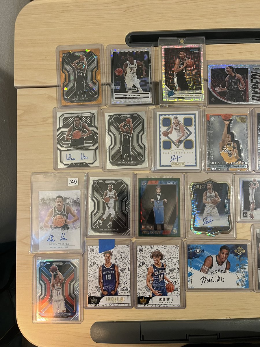 SmithsCard's tweet photo. Looking to move most of, if not all of my collection. Would like to sale as a lot for $400, but open to offers on specific cards. https://t.co/UlPJ2qyn0y