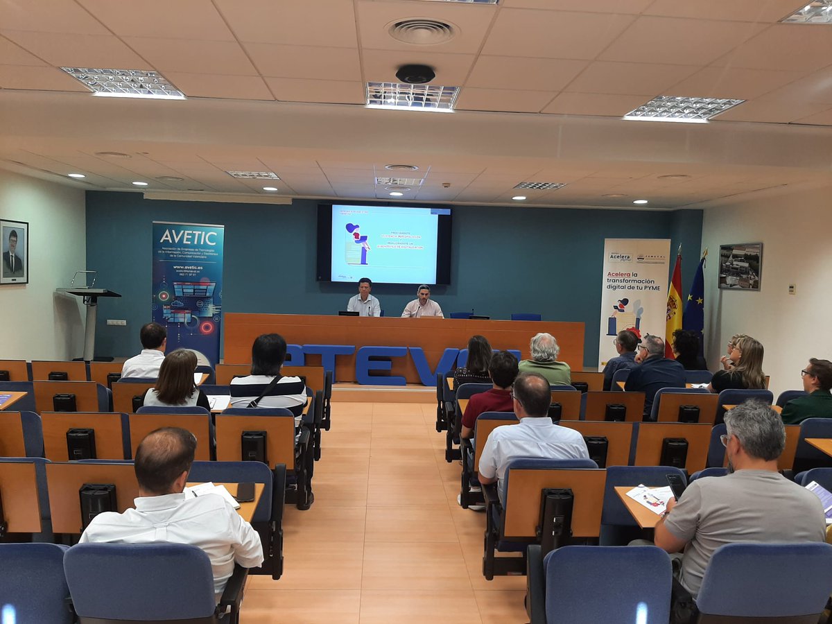🟦Jornada sobre Digitalización
Desde <a href="/atevaltextil/">ATEVAL</a>, en colaboración con la Oficina Acelera Pyme <a href="/FEMEVALes/">FEMEVAL</a>, hemos reunido a empresas y profesionales del sector para abordar uno de los grandes desafíos actuales: la facturación electrónica obligatoria y la Ley Antifraude
