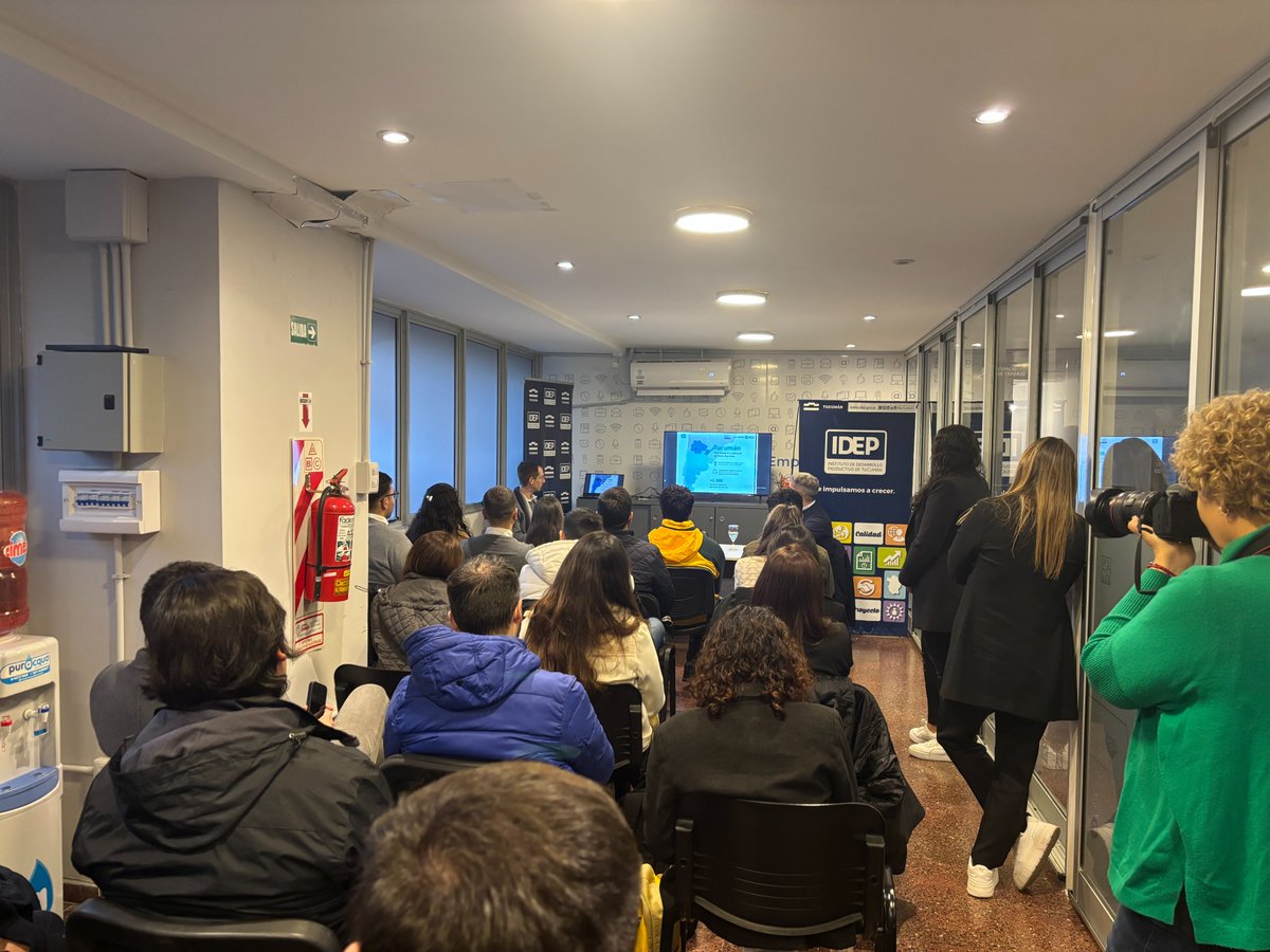 - Tucumán Productivo -

Compartimos, con futuros profesionales, datos de producción y exportación de Tucumán en el marco del #IdeatónFederal, un concurso impulsado por el <a href="/CFI_Argentina/">CFI</a>  donde jóvenes presentan proyectos innovadores para el desarrollo de las provincias 🚀