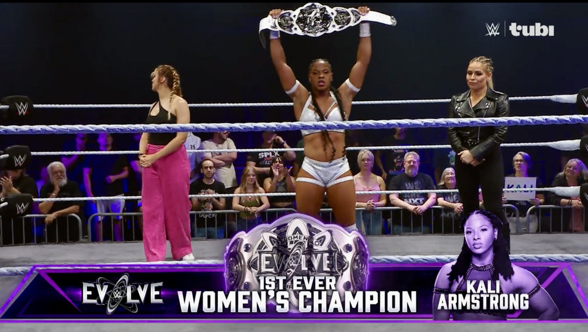 MyBasementVault's tweet image. She won! 🥳🎉🎉🎉 Congratulations, champ! 👏👏👏

#KaliArmstrong 💪😮‍💨 #AndNEW 🏆 #AndFIRST 🥇

#WWE #WWEEvolve #Tubi