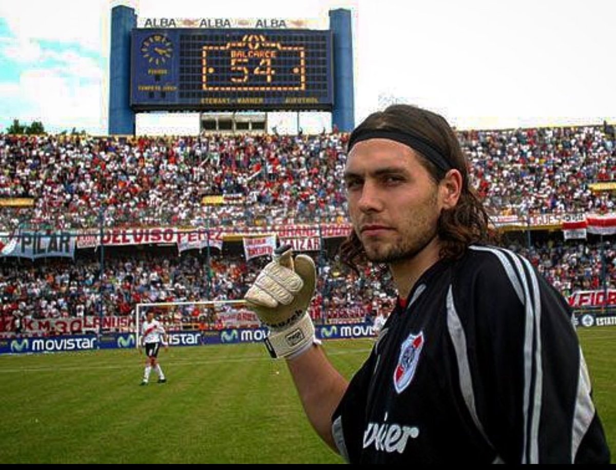 Morell4Luis's tweet image. #PoderosoDeLux el hashtag es por German Lux?
@ruleiro @elotroduarte aquel portero al que Pineda le hizo un Panenka