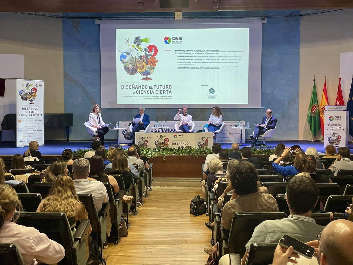 Elisa Pérez-Ramírez (@bureli) on Twitter photo Después de mi visita relámpago al congreso de <a href="/ANEMBE_es/">Anembe</a> en Vitoria, ya estoy de nuevo en Madrid en el congreso de la <a href="/Plat_OneHealth/">Plataforma One Health</a>. Ahora comienza la mesa de zoonosis con J.J Badiola, Fernando Simón, Isabel Jado y <a href="/LuisSuarezWWF/">Luis Suárez WWF</a>. Después de mi visita relámpago al congreso de <a href="/ANEMBE_es/">Anembe</a> en Vitoria, ya estoy de nuevo en Madrid en el congreso de la <a href="/Plat_OneHealth/">Plataforma One Health</a>. Ahora comienza la mesa de zoonosis con J.J Badiola, Fernando Simón, Isabel Jado y <a href="/LuisSuarezWWF/">Luis Suárez WWF</a>.