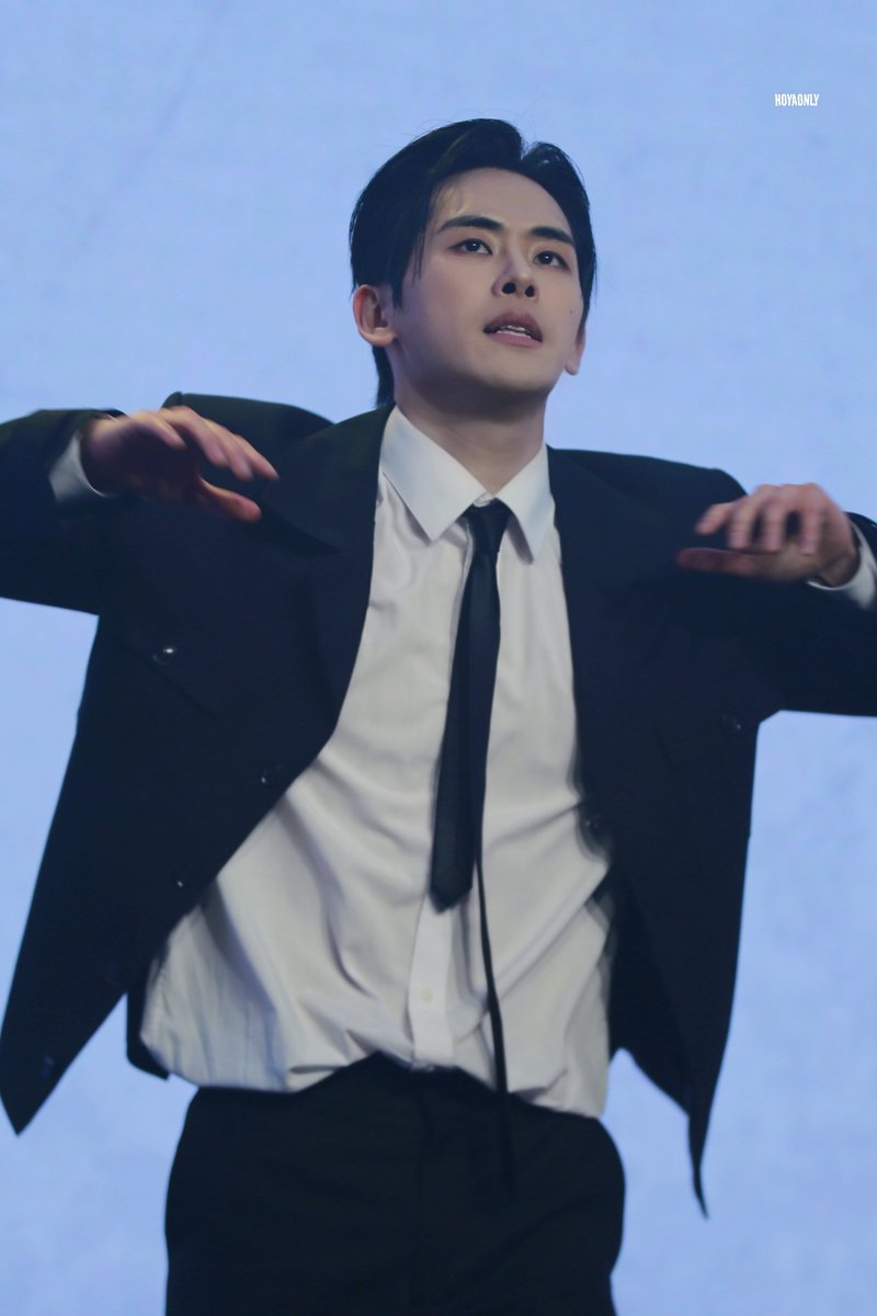 250510 이호원 팬미팅 1부 댄스
댄스호원 🕺 
#이호원 #호야 #HOYA #MBITIOUS 
 #ホヤ #イ・ホウォン #leehowon