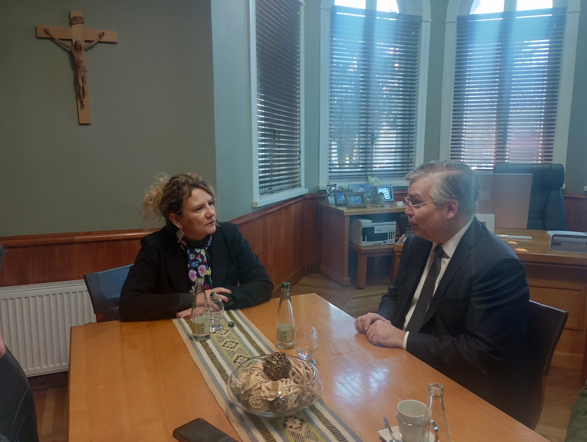 Rectora_UCT (@rectora_uct) on Twitter photo Esta mañana recibimos saludo protocolar del Superintendente de Educación Superior <a href="/SESuperiorChile/">Superintendencia de Educación Superior</a> José Miguel Salazar, con quien compartimos miradas sobre el desafío de resguardar el derecho a la educación de calidad para nuestros estudiantes <a href="/UC_Temuco/">UC Temuco</a> #SomosEducacióndeCalidad Esta mañana recibimos saludo protocolar del Superintendente de Educación Superior <a href="/SESuperiorChile/">Superintendencia de Educación Superior</a> José Miguel Salazar, con quien compartimos miradas sobre el desafío de resguardar el derecho a la educación de calidad para nuestros estudiantes <a href="/UC_Temuco/">UC Temuco</a> #SomosEducacióndeCalidad