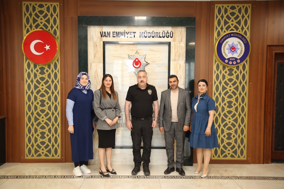 Özel Akıllı Çocuklar Kreşi Kurucusu Sn. Yüksel YUMAK, Okul Müdürü Sn. Necla TEKE, Müdür Yardımcısı Sn. Sevgül IŞIK ve Kurumsal İletişim Direktörü Sn. Müberra Ahsen ÖZGÖKÇE, İl Emniyet Müdürümüz Sn. Murat MUTLU'yu makamında ziyaret etti.