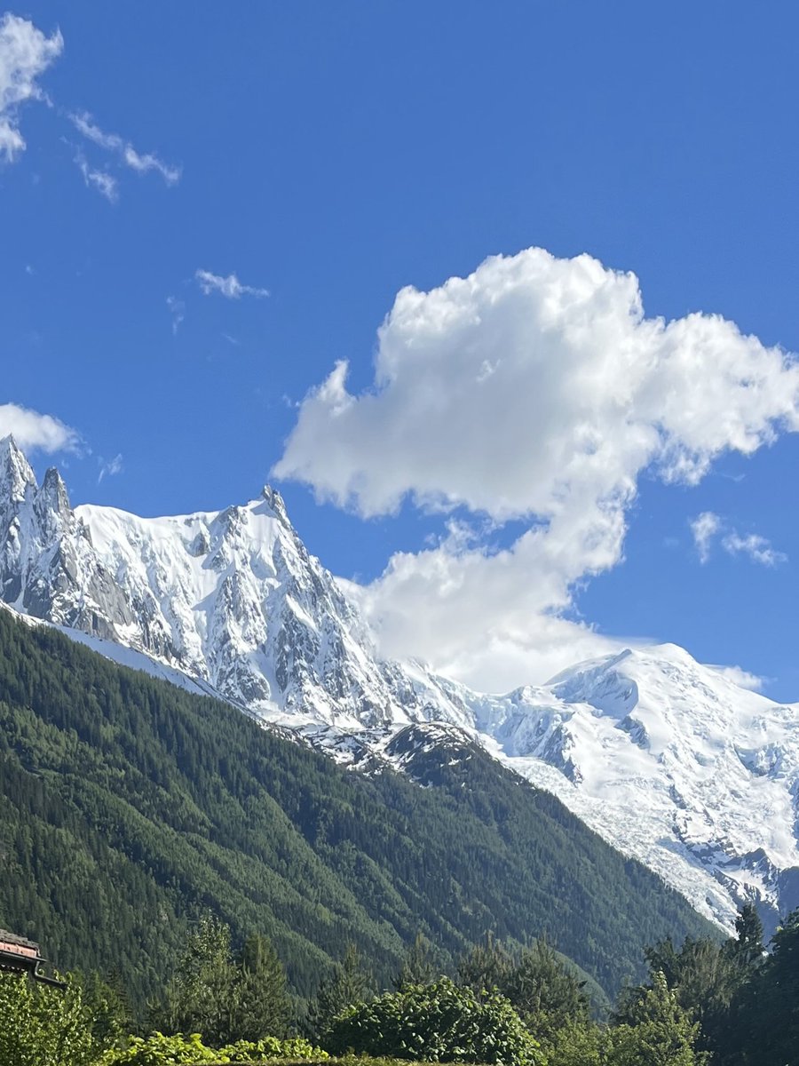 Mark Seaton (@guidemark) on Twitter photo Aiguille du Midi plastered in yesterday days snow this afternoon Aiguille du Midi plastered in yesterday days snow this afternoon