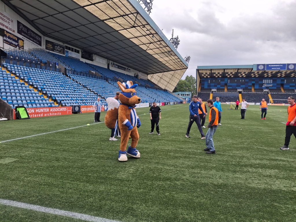 The Killie Community (@killiecommunity) on Twitter photo 📸 Conker Content! 🐿️⚽️
Our very own Captain Conker! was a star attraction at the ASN football festival at Rugby Park.
<a href="/ScotFASouthWest/">South West Region</a>
<a href="/EastAyrshire/">East Ayrshire</a> 📸 Conker Content! 🐿️⚽️
Our very own Captain Conker! was a star attraction at the ASN football festival at Rugby Park.
<a href="/ScotFASouthWest/">South West Region</a>
<a href="/EastAyrshire/">East Ayrshire</a>