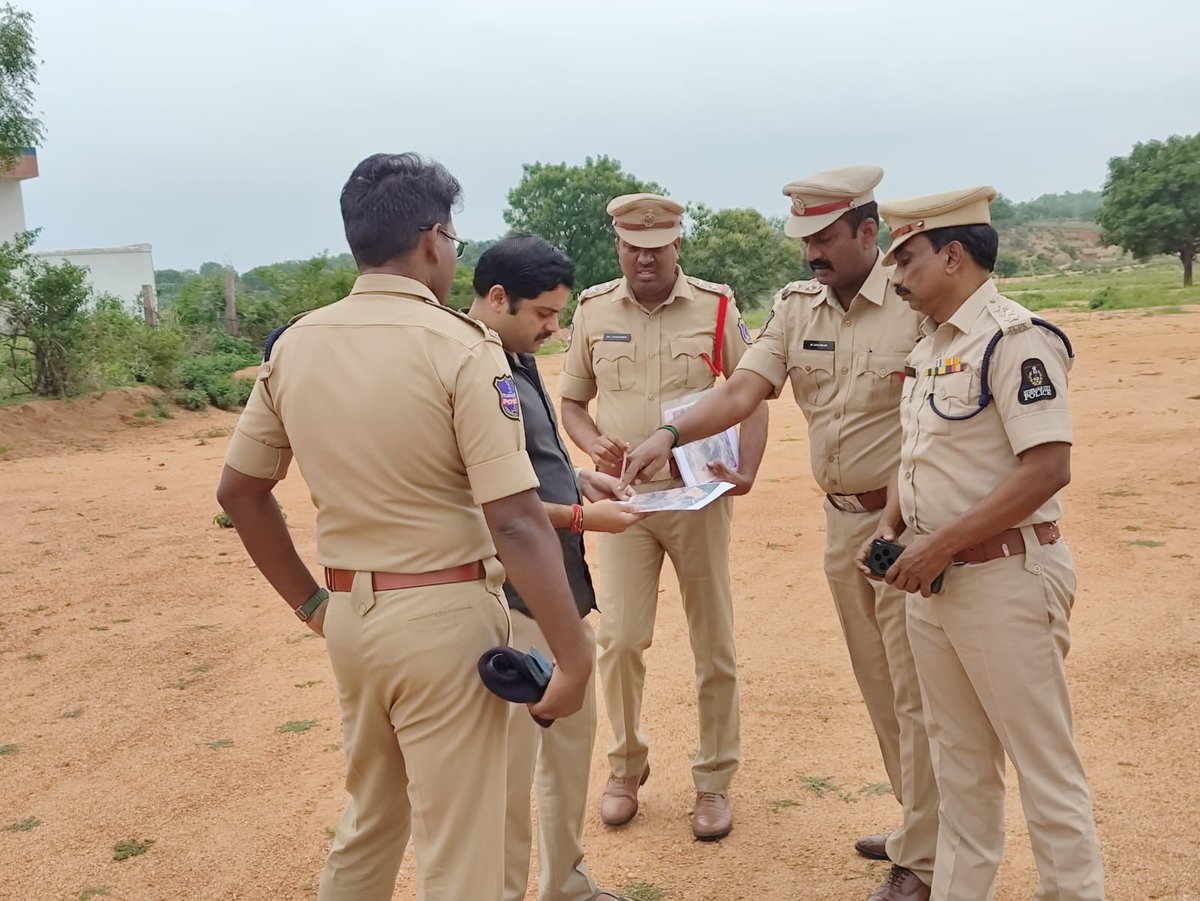 SPyadadri's tweet photo. Site visit ahead of the Hon’ble CM’s programme for the Gandamalla Reservoir foundation stone laying ceremony at Turkapally.

@RachakondaCop @PS_Bhongirtown @TelanganaCOPs @BhongirRuralPS https://t.co/4xKMl8G740
