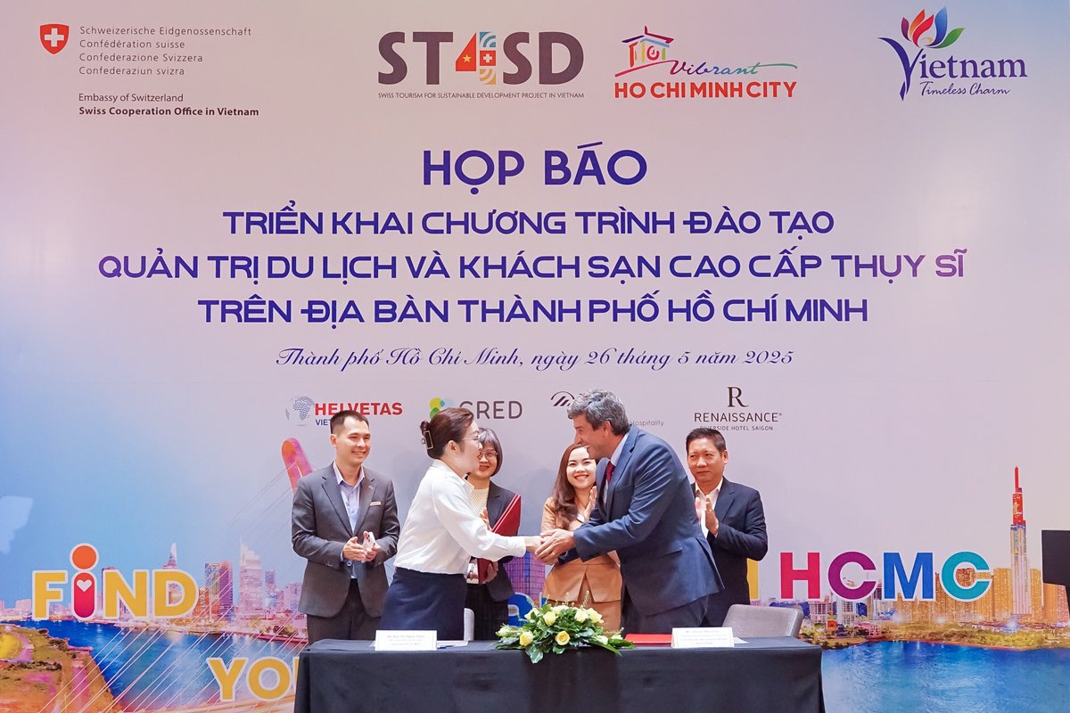 ST4SDproject's tweet photo. 🎓 HCMC launches Swiss EHT program 🇨🇭
From 2025–2027, the city will train tourism professionals to Swiss standards under ST4SD.
A strategic step to boost workforce quality &amp; sustainable tourism growth.
First class: July 2025. Scholarships available!
#SwissEHT #ST4SD #EHL #HCMC https://t.co/rmS1a9ROpk