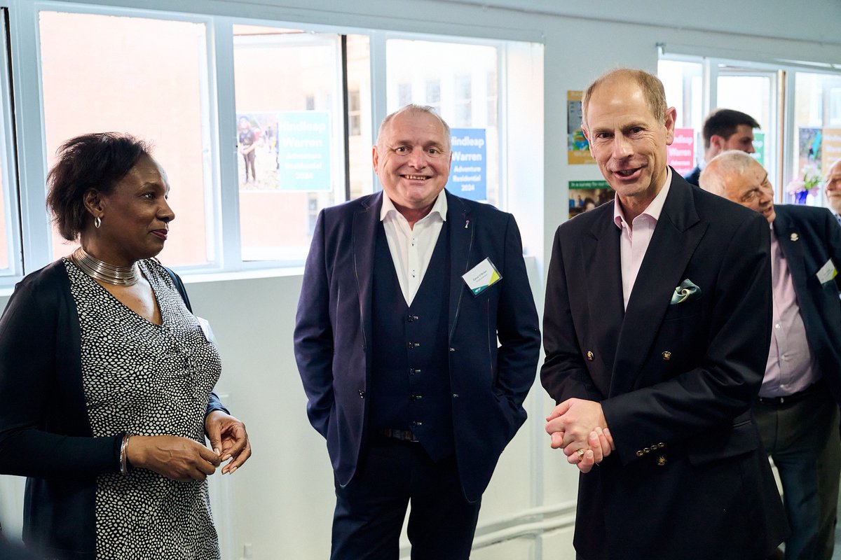 plusintltd's tweet image. MD of both @plusintltd and CFS, David O’Brien, joined HRH Prince Edward, Duke of Edinburgh at St Andrew’s Youth Club for Mental Health Awareness Week.
#proudsponsor of londonyouth.org an incredible charity helping young Londoners with their mental health and wellbeing.