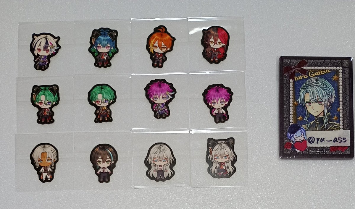 【 交換 】 悪魔執事と黒い猫 あくねこ　
ドール　アクリル　フレーク シール

求→　フルーレ　アモン　
　　　ボスキ ｻﾝ　ラムリ ｻﾝ　(共に友人分)

譲→　画像の執事さん

どうぞよろしくお願い致します。

(ツリーに記載事項あり)⬇️