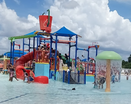 Splash Adventure Water Park hours will be changing soon!
Starting June 4th, the water park will operate with the following hours.

Weekdays 10am - 430pm
Weekends 10am - 5pm