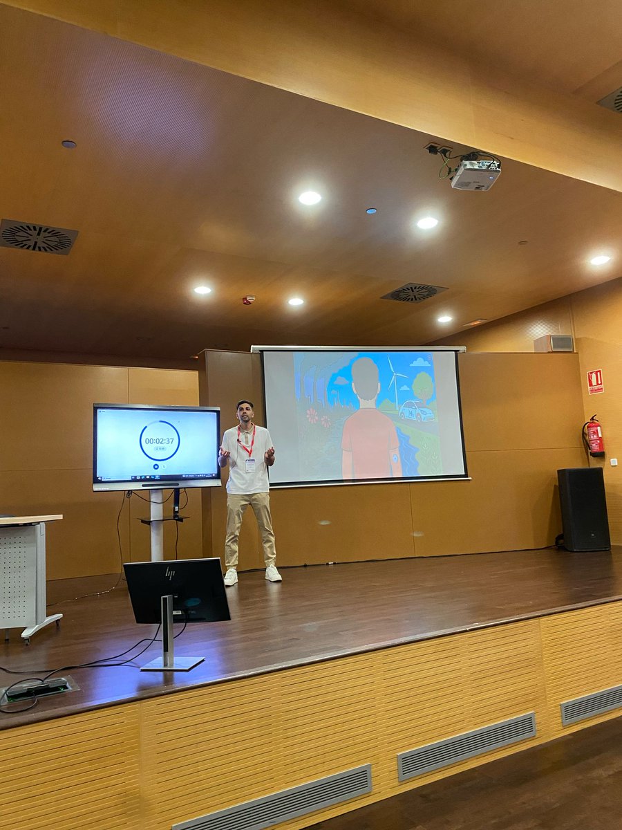 Gran participación de <a href="/jordiche10/">Jordi</a> en la final de #3MT con su ponencia "Lo que parece que no sirve...hasta que se transforma" enmarcada en la producción sostenible de hidrógeno usando residuos de diversa procedencia Gracias <a href="/UCLMeid/">UCLM EID</a> por la organización <a href="/IngQuimicaUCLM/">Ingeniería Química UCLM</a> <a href="/FCTQ_uclm/">Facultad CyT Químicas</a>