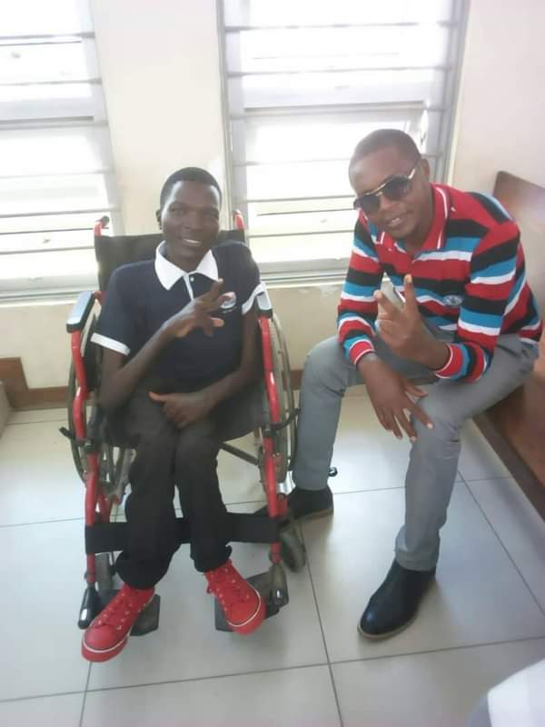 Joseph Mrungu (@mrunguj9) on Twitter photo <a href="/mdudenyagali/">Mdude Nyagali</a> Alikuwa na haki ya kuvuta pumzi kama waingine pale walivyo na haki ya kuvuta pumzi. Lakini leo kijana mwenzetu ndo hivyo tayali Amenyimwa haki ya kuvuta pumzi kama Ben sanane. Najua sitaishi milele na wao hawataishi milele lakini starudi nyuma kwenye swala haki. <a href="/mdudenyagali/">Mdude Nyagali</a> Alikuwa na haki ya kuvuta pumzi kama waingine pale walivyo na haki ya kuvuta pumzi. Lakini leo kijana mwenzetu ndo hivyo tayali Amenyimwa haki ya kuvuta pumzi kama Ben sanane. Najua sitaishi milele na wao hawataishi milele lakini starudi nyuma kwenye swala haki.