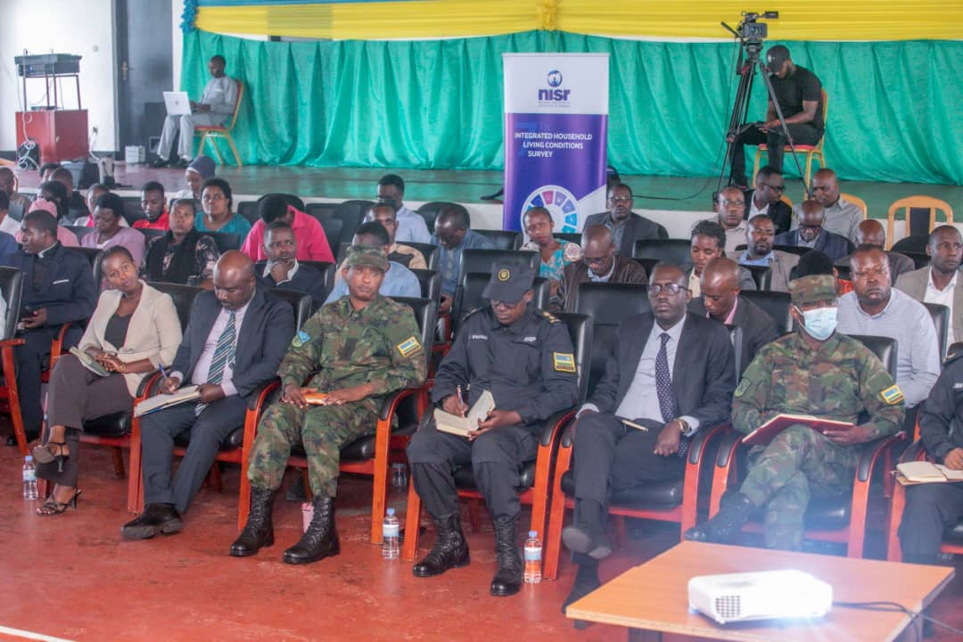 Modeste80057358's tweet photo. @RwandaNorth Uy’umunsi 29/05/2025 @MusanzeDistrict hateraniye Inama igaragaza ibikubiye muri #EICV7 muri @RwandaNorth. Inama yayobowe na Guverineri @gahundemaurice yitabirwa n'abayobozi banyuranye bo muri NISR n’abayobozi bandi ba @RwandaNorth @RwandaLocalGov @gahundemaurice https://t.co/DDnCGq0ybc