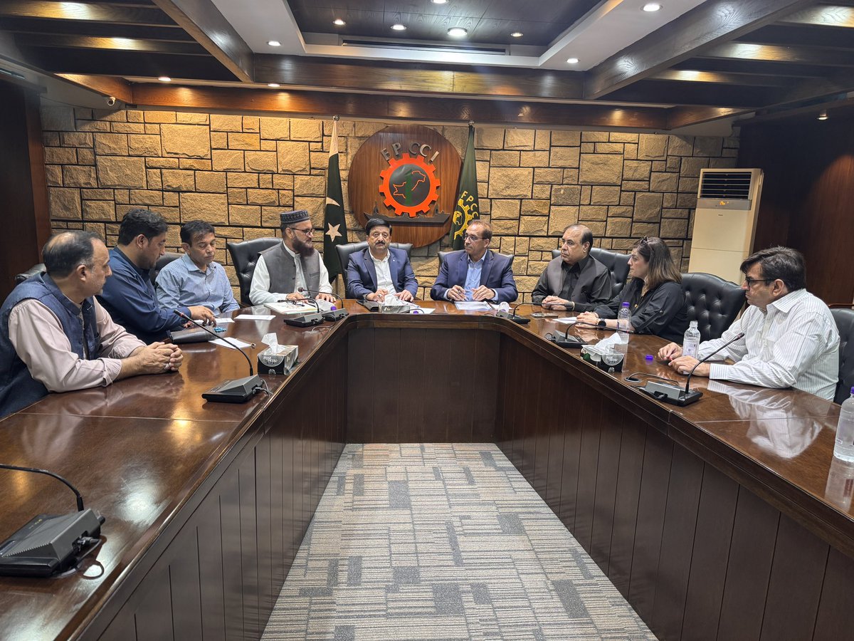 MoU signed between <a href="/FreedomGatePros/">Freedom Gate Prosperity</a> with <a href="/GBCCI1995/">Gilgit Baltistan Chamber of Commerce & Industry PK</a> to empower youth &amp; women entrepreneurs in Gilgit-Baltistan.Together, we aim to drive inclusive development, climate resilience, and sustainable growth in the region. #YouthEmpowerment #WomenEntrepreneurs 
#FreedomGateProsperity