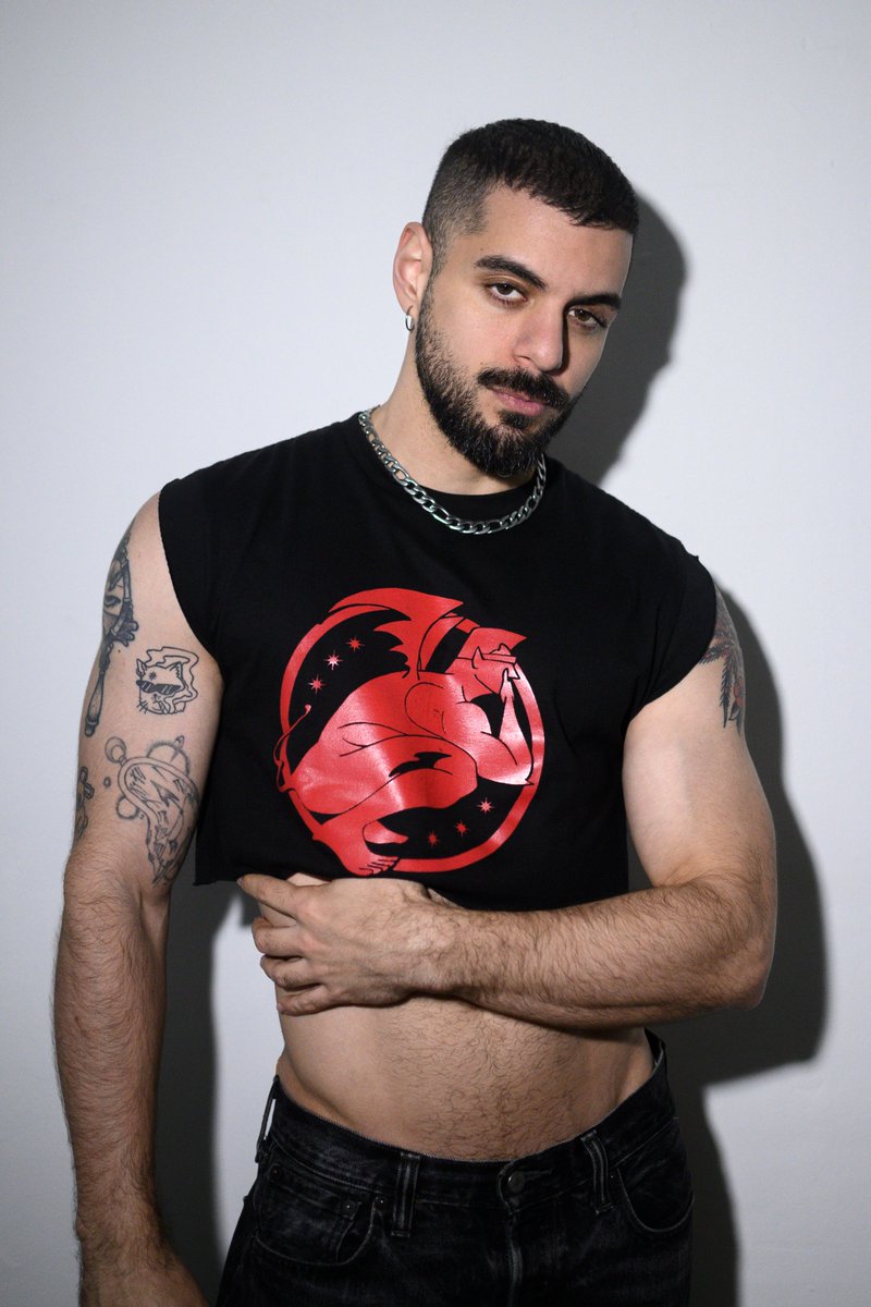 bboysonline's tweet photo. 🇺🇾🔥Santiago Perez x Rodrigo Asillona para BBOYS.
Crop top NEO GARGOLA

🛍️Disponible en la tienda online: https://t.co/LOk4LK5Nkx 

+ fotos en Ig: @bboysonline 

#boxyfit 
#remera 
#remeras 
#remeraBoxyFit 
#moebius 
#bboysonline https://t.co/rrx3LjHiK7