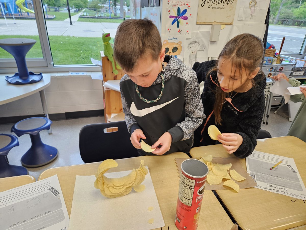 Pringles chip challenge! Can you build a vertical ring using only Pringles chips? After many failures, we had a few successful groups. Ask your child what they learned.