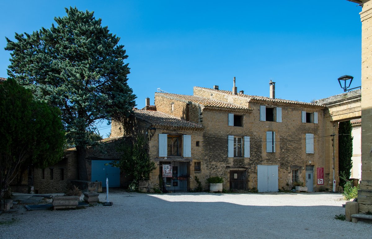 #doucefrance #MagnifiqueFrance #genieten #France #History #travelphotography Lauris france