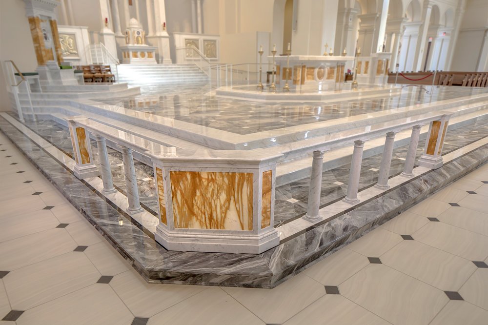ArdorNew's tweet image. Advantages of Altar Rails:

1. They speed up distribution of the Eucharist
2. They eliminate need for EM's
3. They beautify the sanctuary
4. They help older folks get down and up with less pain
5. They signal the sacredness of what lies beyond them
6. They give recipients time to…