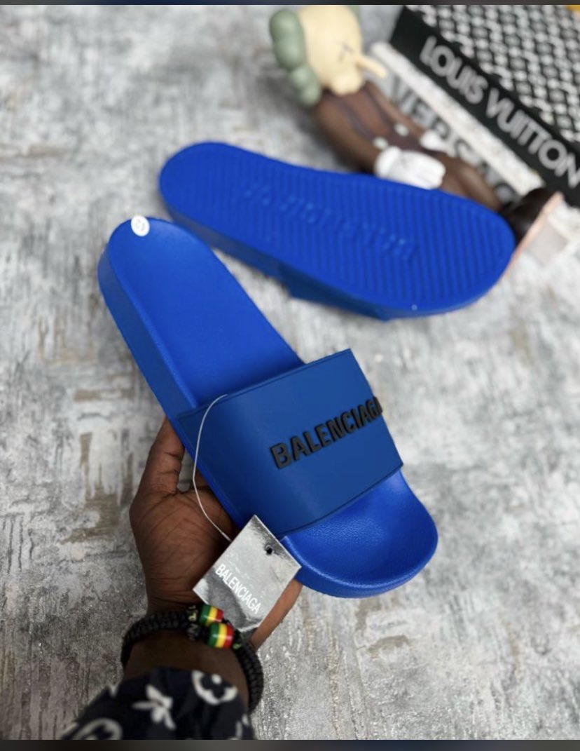 EddySkizzy's tweet photo. New 🆕 Sandles Available now 
Price; 55k 
Cc; @AmhimCollection 
☎️ ; 0705035029 https://t.co/mFmBqJ1aNt
