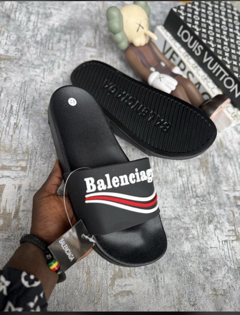 EddySkizzy's tweet photo. New 🆕 Sandles Available now 
Price; 55k 
Cc; @AmhimCollection 
☎️ ; 0705035029 https://t.co/mFmBqJ1aNt