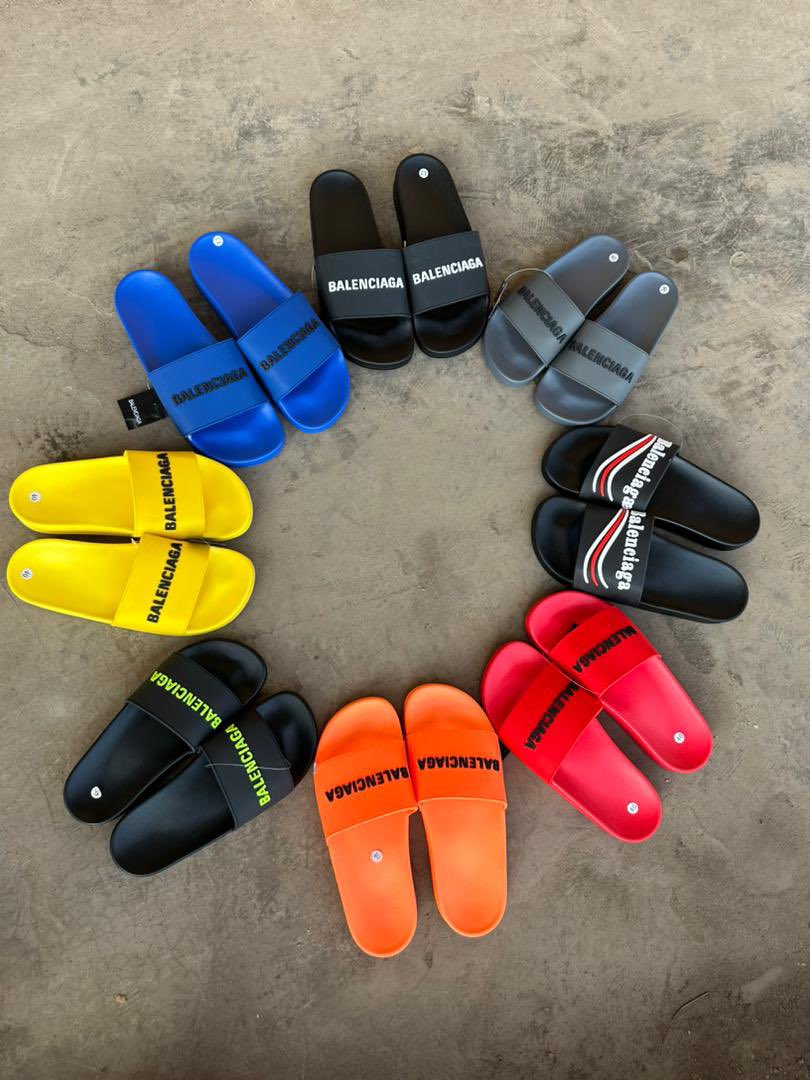 EddySkizzy's tweet photo. New 🆕 Sandles Available now 
Price; 55k 
Cc; @AmhimCollection 
☎️ ; 0705035029 https://t.co/mFmBqJ1aNt