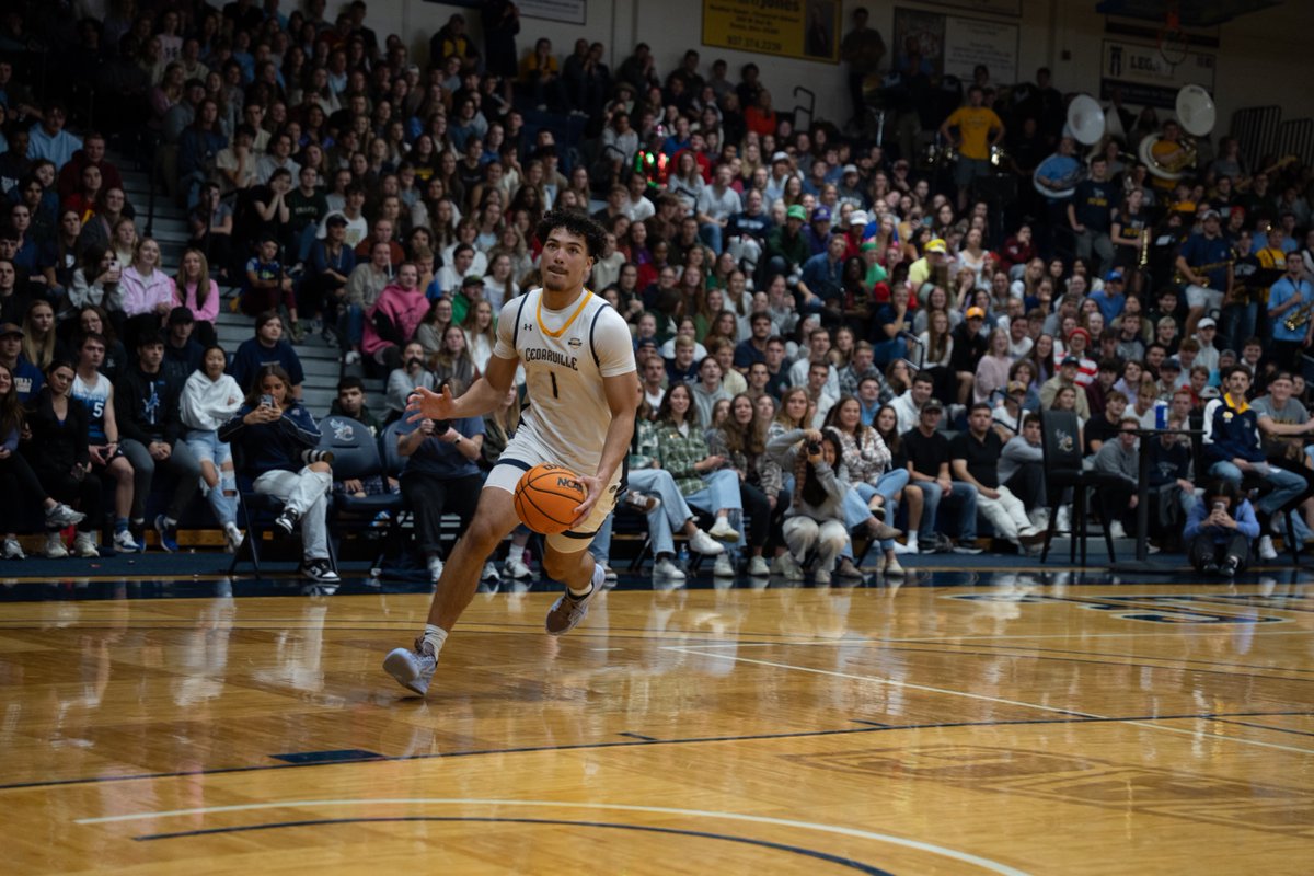 CedarvilleMBB's tweet image. Reminiscing ➡️ 🌖Madness
