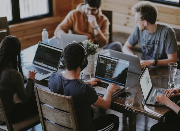 Discover how Geneca helped transform our client's development team's approach to #software development projects to adopt the Agile methodology, improving the team's overall success and efficiency. #innovation loom.ly/RR4x-Ts