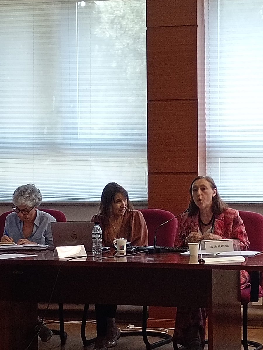 👉 Recepción Clásica y Dictaduras Europeas.
Recepción Clásica y Dictaduras Europeas.

Rosa Marina inaugura el panel 4 con su intervención:

“Mujeres poetas en el franquismo: el mito clásico como resistencia”.

<a href="/clasicas_uam/">Filología Clásica UAM</a>