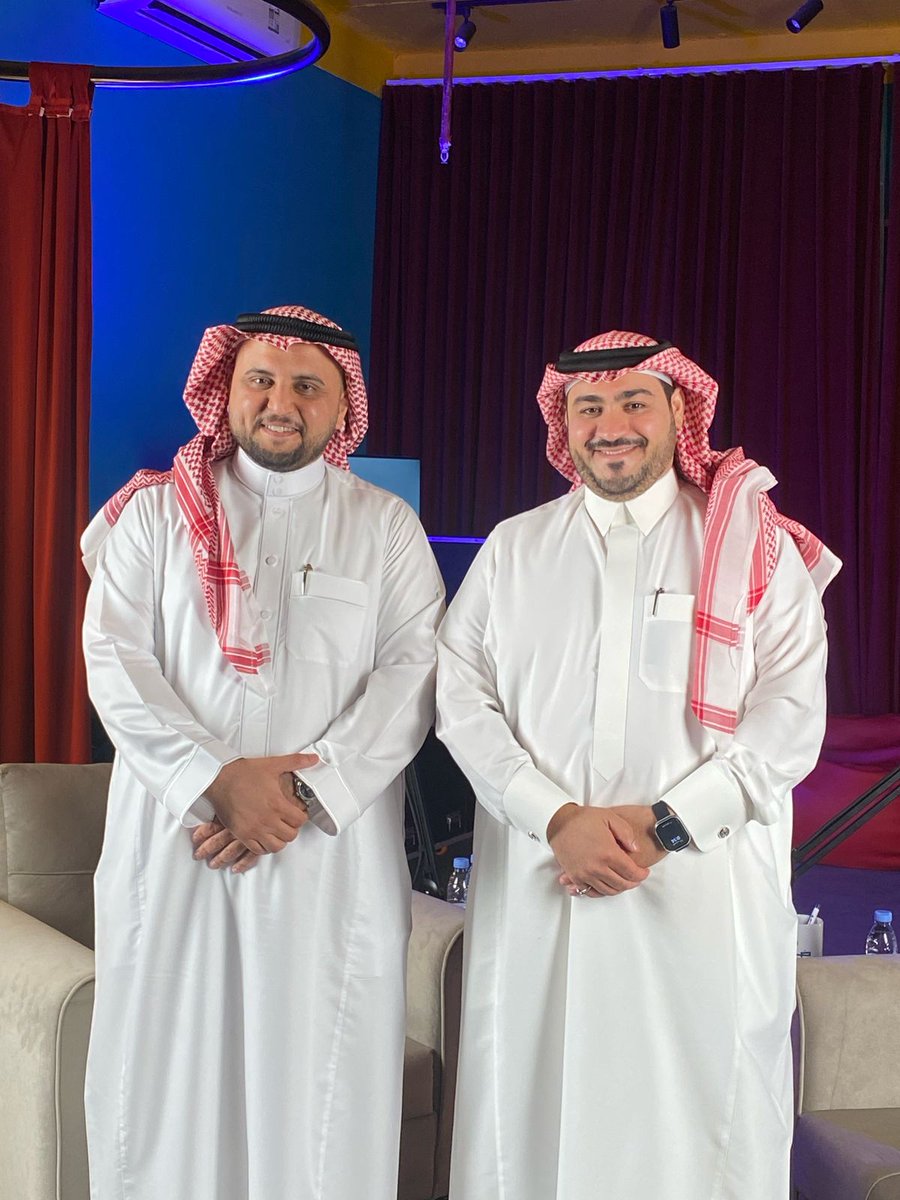 كواليس الحلقة القادمة من #بودكاست_صاد مع الأستاذ مشاري الجبر 🎙✨️