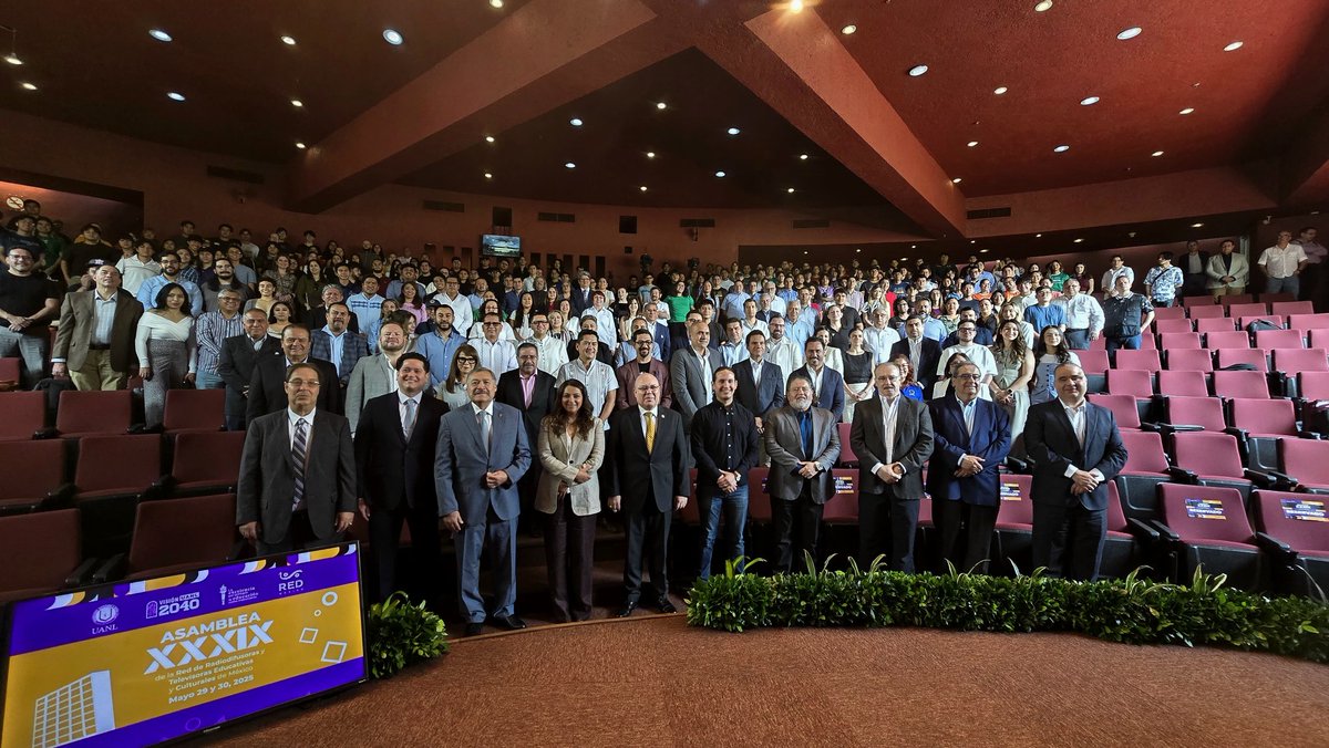 Red Nacional de Medios Públicos (@laredmx) on Twitter photo ¡Inaugurada la XXXIX Asamblea de la Red México en #Monterrey!
La Red México reafirma el compromiso de los medios públicos con el derecho a la información y la vida democrática. ¡Un espacio clave para la comunicación pública! #AsambleaXXXIX <a href="/Pimentela_/">Azucena Pimentel</a> #PúblicosYPresentes ¡Inaugurada la XXXIX Asamblea de la Red México en #Monterrey!
La Red México reafirma el compromiso de los medios públicos con el derecho a la información y la vida democrática. ¡Un espacio clave para la comunicación pública! #AsambleaXXXIX <a href="/Pimentela_/">Azucena Pimentel</a> #PúblicosYPresentes